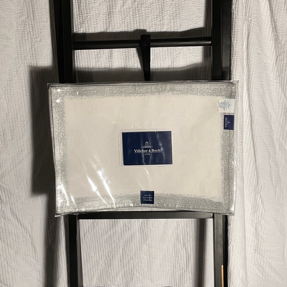 Villeroy & Boch White and Silver Kitchen Linen